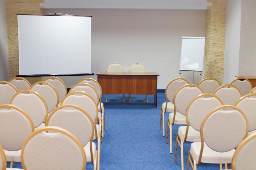 Hotel Mirniy Resort Одеса Екстериор снимка